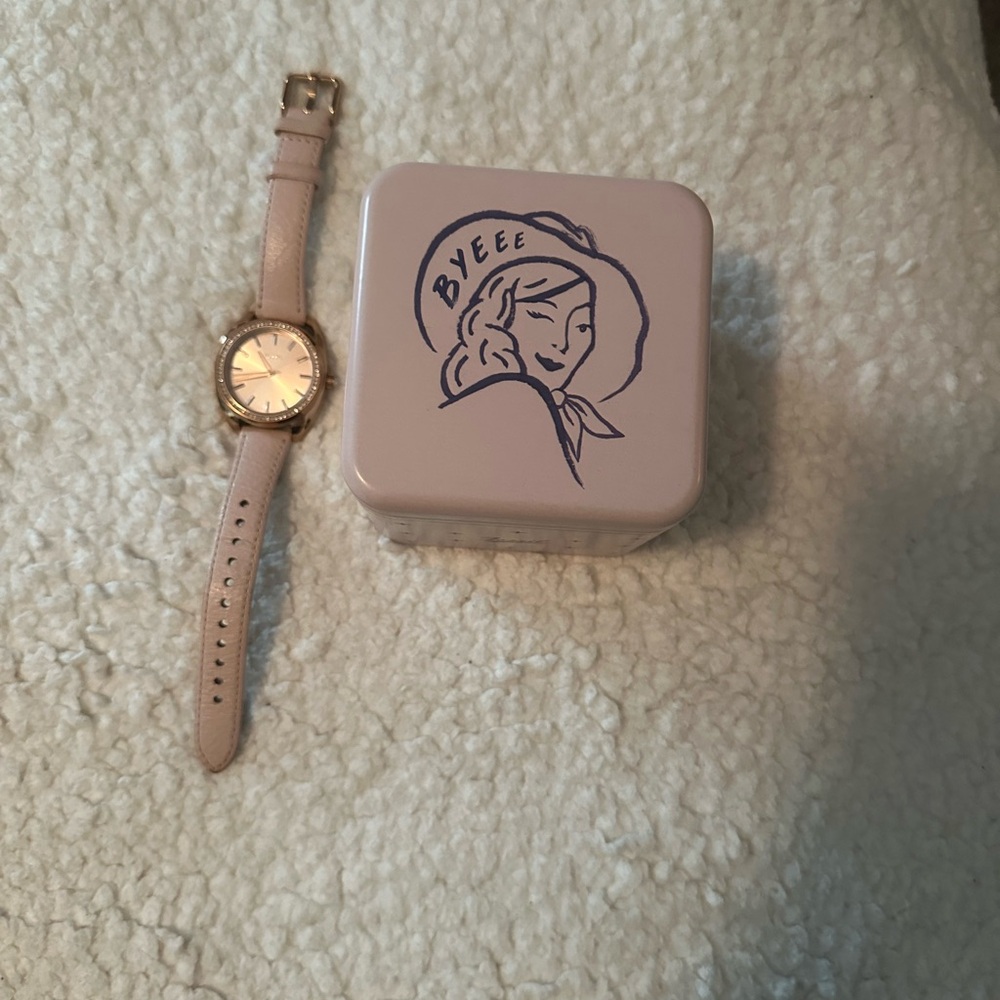 Elegant Beige Women's Watch